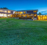 ALPINE LODGE Alpine Southern Highlands 4pm Check Out Sundays - Airlie Beach Holiday