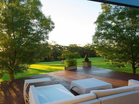 ALPINE LODGE Alpine Southern Highlands 4pm Check Out Sundays - Airlie Beach Holiday 1