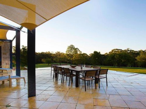 ALPINE LODGE Alpine Southern Highlands 4pm Check Out Sundays - Airlie Beach Holiday 6