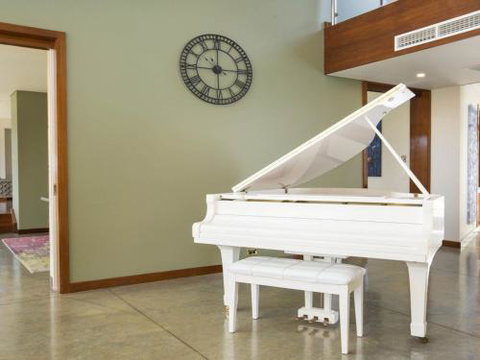 ALPINE LODGE Alpine Southern Highlands 4pm Check Out Sundays - Airlie Beach Holiday 2