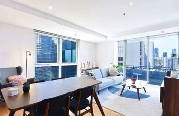 Melbourne City Apartment With Parking - Airlie Beach Holiday 1