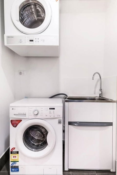 F03-darling Harbour 1 BDR APT - Airlie Beach Holiday 5