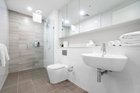 F03-darling Harbour 1 BDR APT - Airlie Beach Holiday 3