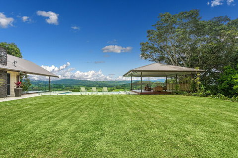 A PERFECT STAY - Serene Myocum - Airlie Beach Holiday 0