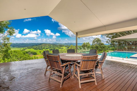 A PERFECT STAY - Serene Myocum - Airlie Beach Holiday 2
