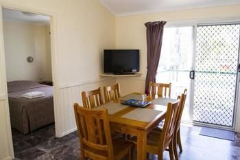 Kahlers Oasis Caravan Park - Airlie Beach Holiday 0