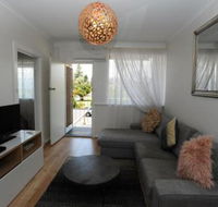 Glenelg Holiday Apartments The Broadway - Airlie Beach Holiday