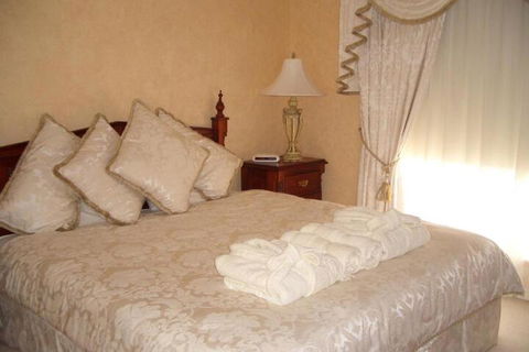 Carolynnes Cottages - Airlie Beach Holiday 7