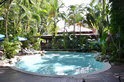 PKs Jungle Village - Hostel - Airlie Beach Holiday 1