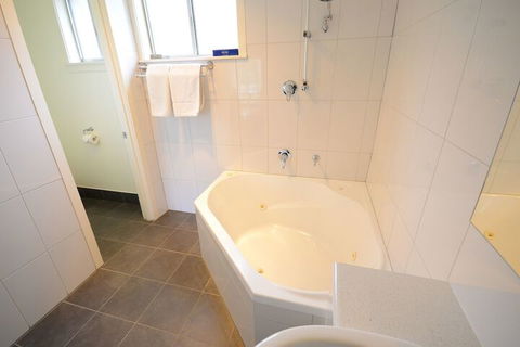 Hamilton Town House Motel - Airlie Beach Holiday 7