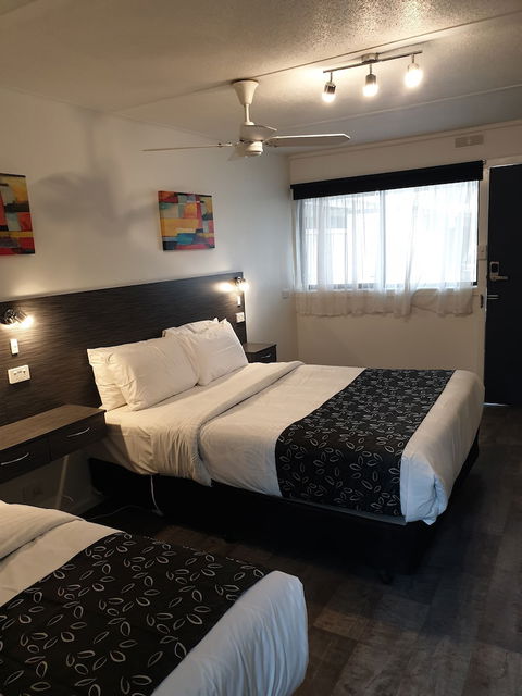 Budget On The Lake - Airlie Beach Holiday 4