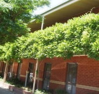 Caledonian Hotel Motel - Airlie Beach Holiday
