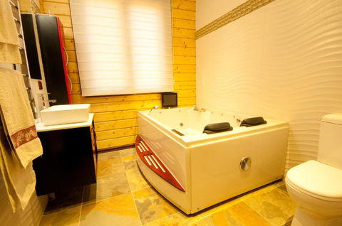 Scandinavian Castle - Airlie Beach Holiday 2