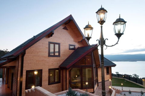 Scandinavian Castle - Airlie Beach Holiday 4