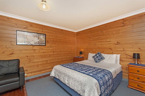 Sails Elegant Spacious Beach Villa - Airlie Beach Holiday 4