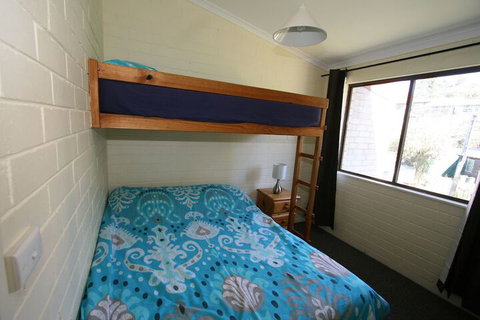 Alpha Centauri Townhouses - Airlie Beach Holiday 1