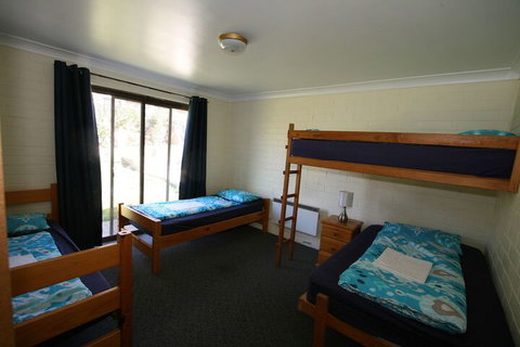 Alpha Centauri Townhouses - Airlie Beach Holiday 4