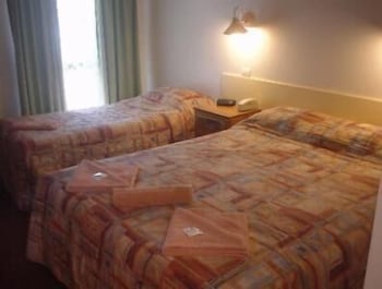 Bandicoot Motor Inn - Airlie Beach Holiday 2