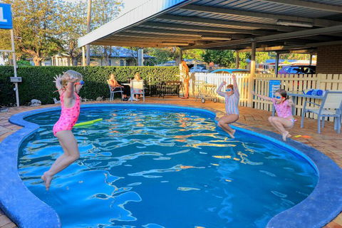 Binalong Motel - Airlie Beach Holiday 3
