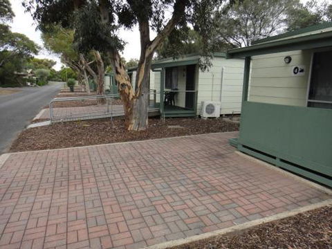 Lake Albert Caravan Park - Airlie Beach Holiday 5