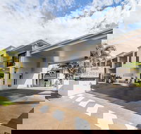 Dalby Fairway Motor Inn - Airlie Beach Holiday