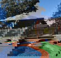 Golden Reef Motor Inn - Airlie Beach Holiday