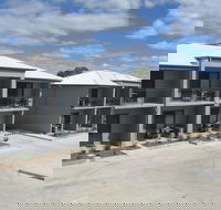 Royal Motel Miles - Airlie Beach Holiday