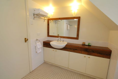 Fitzroy Inn Historic Retreat - Airlie Beach Holiday 3