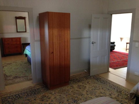 Showgrounds Cottage Naracoorte - Airlie Beach Holiday 3