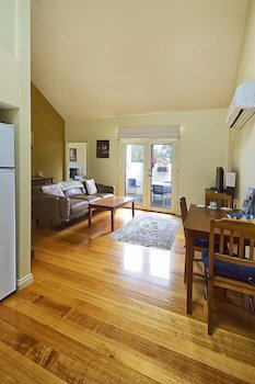 Port Boutique Accommodation - Airlie Beach Holiday 3