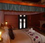Bordello Hotel Bar  Spa - Airlie Beach Holiday