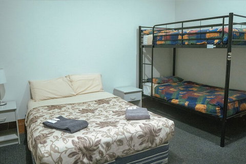 Alishan International Guest House - Airlie Beach Holiday 7