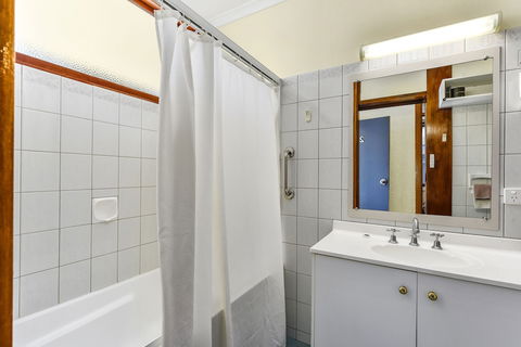 William Macintosh Motor Lodge - Airlie Beach Holiday 3