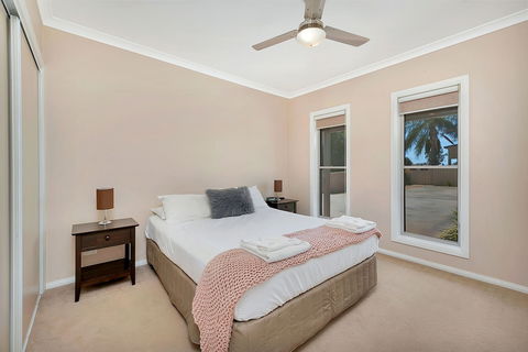 Kennedy Holiday Villas - Airlie Beach Holiday 2