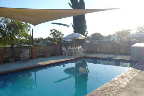 Grong Grong Motor Inn - Airlie Beach Holiday 7