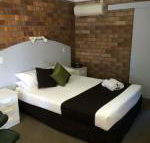 Miles Outback Motel - Airlie Beach Holiday