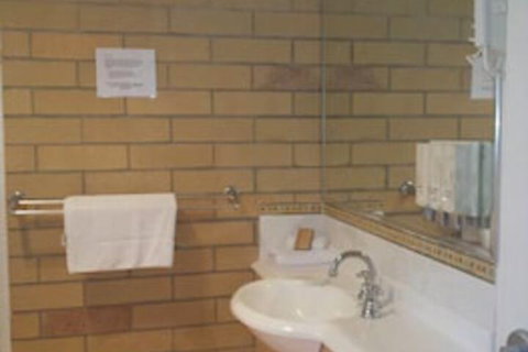 Cotswold Motor Inn - Airlie Beach Holiday 7