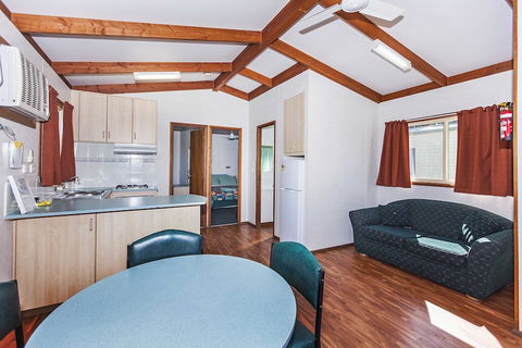 Naracoorte Holiday Park - Airlie Beach Holiday 0