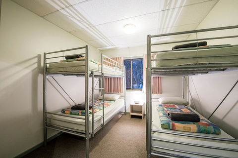 Falls Creek Country Club - Airlie Beach Holiday 5