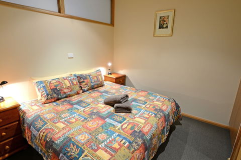 Falls Creek Country Club - Airlie Beach Holiday 0