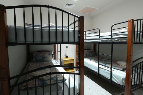 Falls Creek Country Club - Airlie Beach Holiday 6