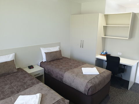 Naracoorte Hotel Motel - Airlie Beach Holiday 2