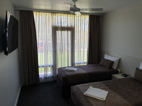 Naracoorte Hotel Motel - Airlie Beach Holiday 3