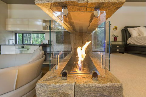 The Feathered Nest - Wildlife Retreat - Airlie Beach Holiday 1