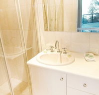 Baudin House - Airlie Beach Holiday