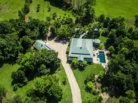 A PERFECT STAY - Bangalla Estate - Airlie Beach Holiday 1