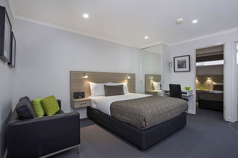 Hamilton Lonsdale Motel - Airlie Beach Holiday 6