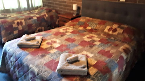 Bordertown Motel - Airlie Beach Holiday 1