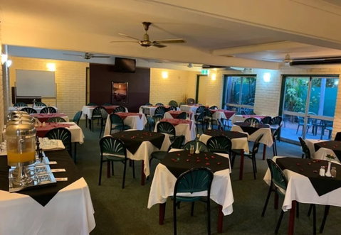 Pine Tree Motel - Airlie Beach Holiday 2