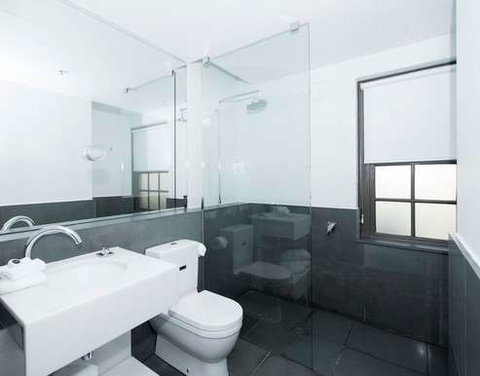 Peppers Gallery Hotel, Canberra - Airlie Beach Holiday 1